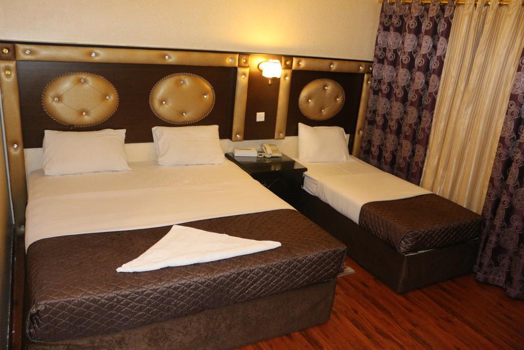 Hafez Hotel Apartments - Al Ras Metro Station Дубай Экстерьер фото